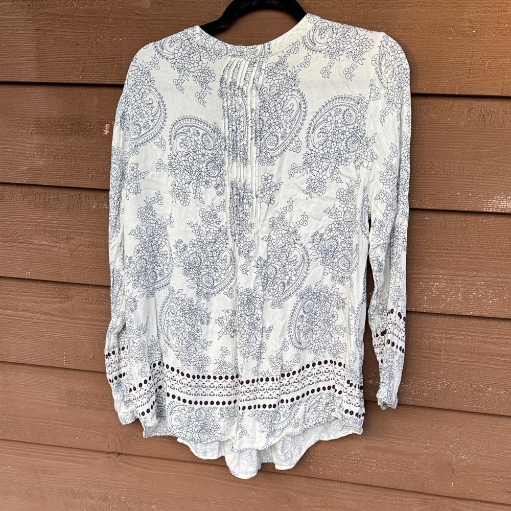 Daniel Rainn White and Gray Paisley Tunic Blouse size 1X - Picture 5 of 5